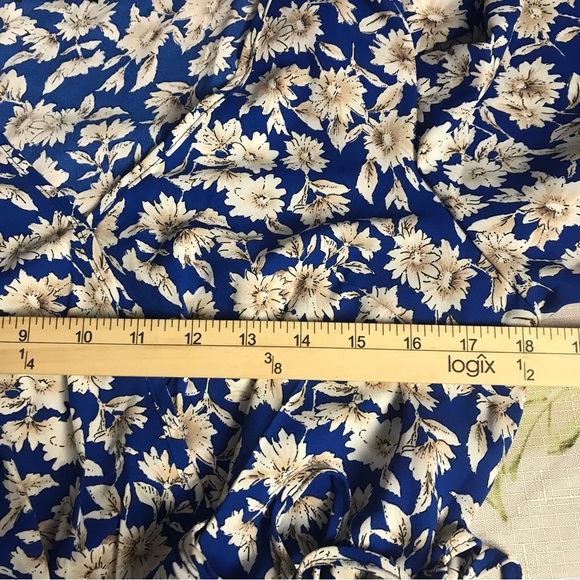 WEEK V-Neck Peplum Top Womens Size M Floral Blue short puffed sleeve pre owned - Picture 10 of 15